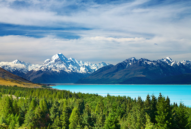 Mountains and lake in New Zealand